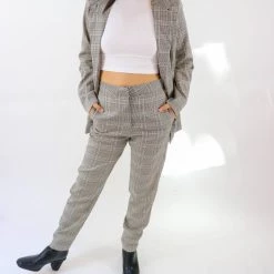 Best reviews of 😍 Fore 👩 women Wear It Well Plaid Pants in Dark Grey ❤️ -Deals ILIA Beauty Store 0f7ae48159704b6cad96a5c708a1e1a8 708b40f7 ca01 409c b0af 23650e12db67 1080x