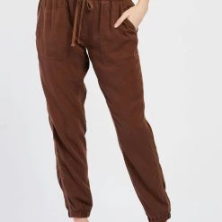Best reviews of 🥰 Velvet Heart 👩 women Cocoa Jogger Pant in Brown 🤩