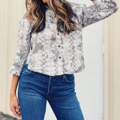 Cheap ⌛ Velvet Heart 👩 women Camisa Printed Top in Grey ⭐ -Deals ILIA Beauty Store 2459f415c54a46489aea6600fe8a3303 1080x