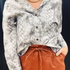 Cheap ⌛ Velvet Heart 👩 women Camisa Printed Top in Grey ⭐