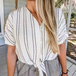 Promo 🎁 Velvet Heart 👩 women Helena Top in White 🎉